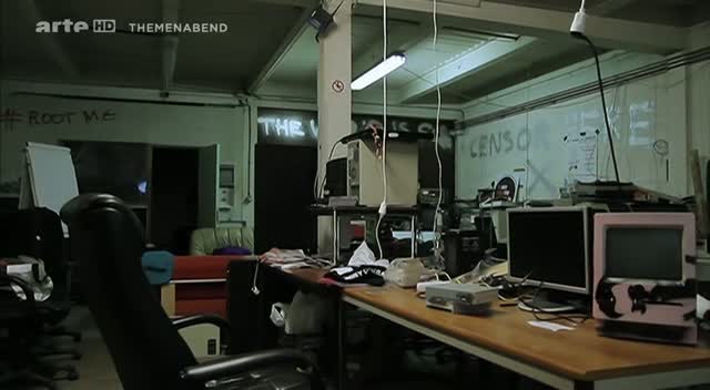 Cover: Die.Welt.der.Cyberpir@ten.GERMAN.DOKU.WS.HDTV.Xvid-love